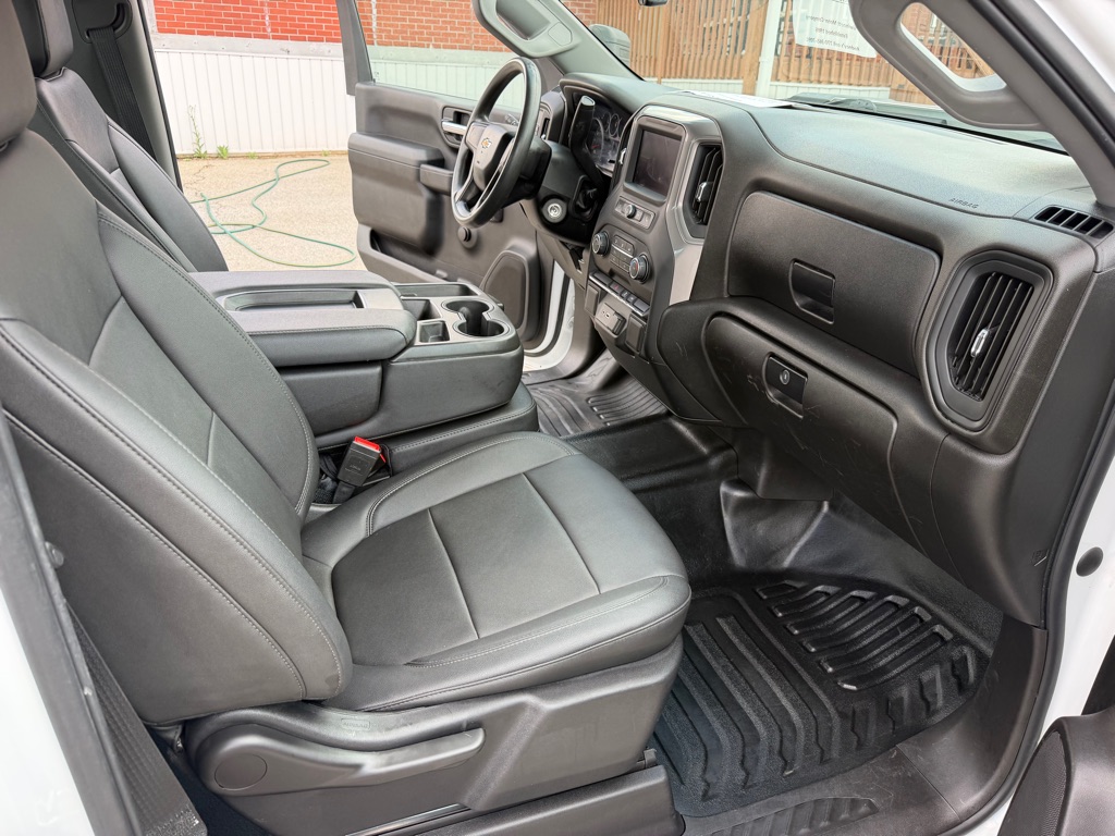 Photo 19 of this CHEVROLET SILVERADO 2500