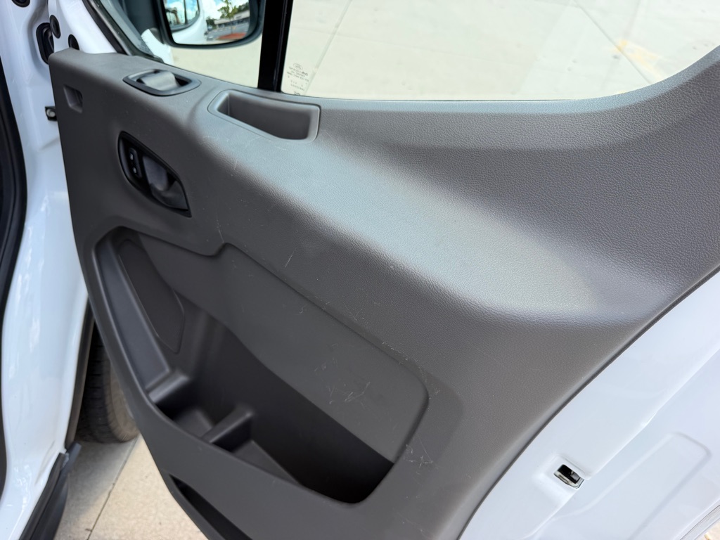 Photo 23 of this FORD TRANSIT T-150