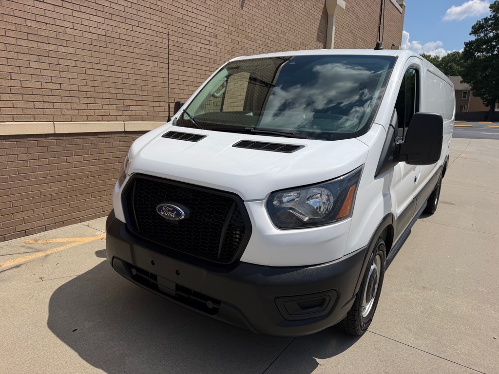 Photo 6 of this FORD TRANSIT T-150