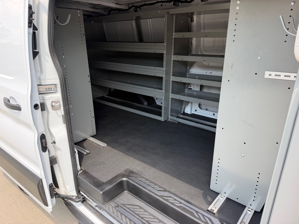 Photo 22 of this FORD TRANSIT T-150