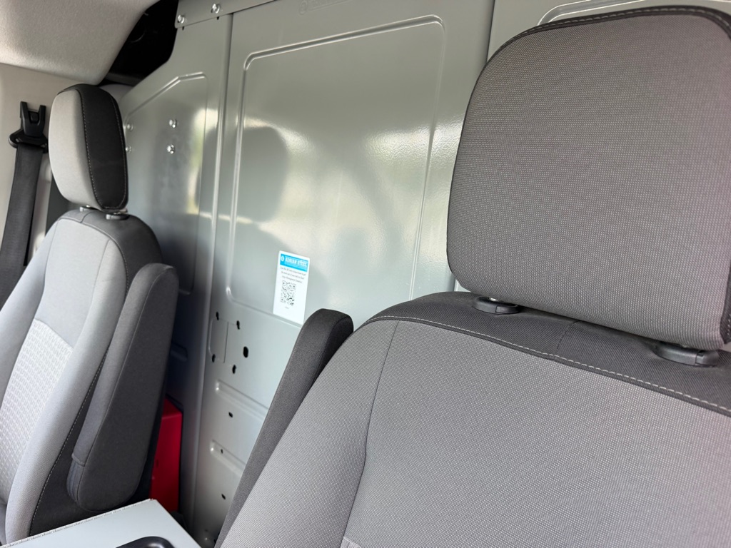 Photo 18 of this FORD TRANSIT T-150
