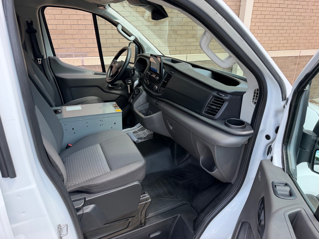 Photo 19 of this FORD TRANSIT T-150