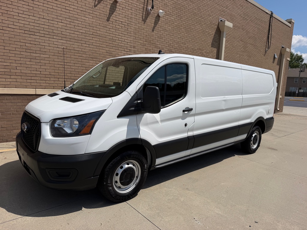 Photo 5 of this FORD TRANSIT T-150