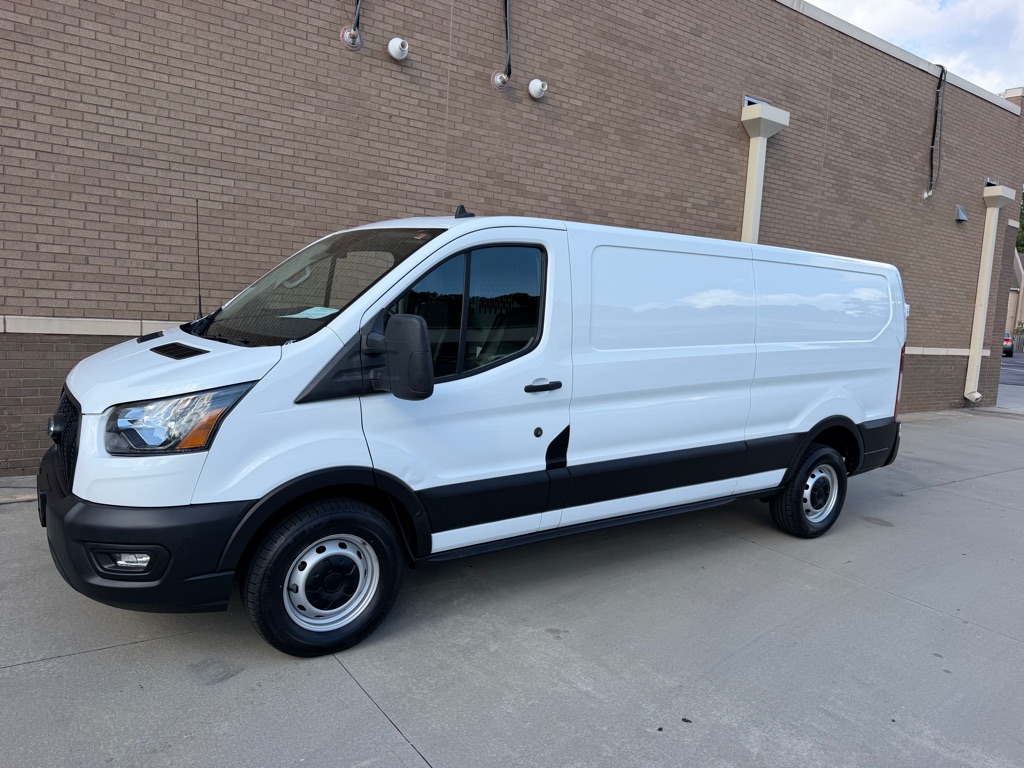 Photo 8 of this FORD TRANSIT T-250