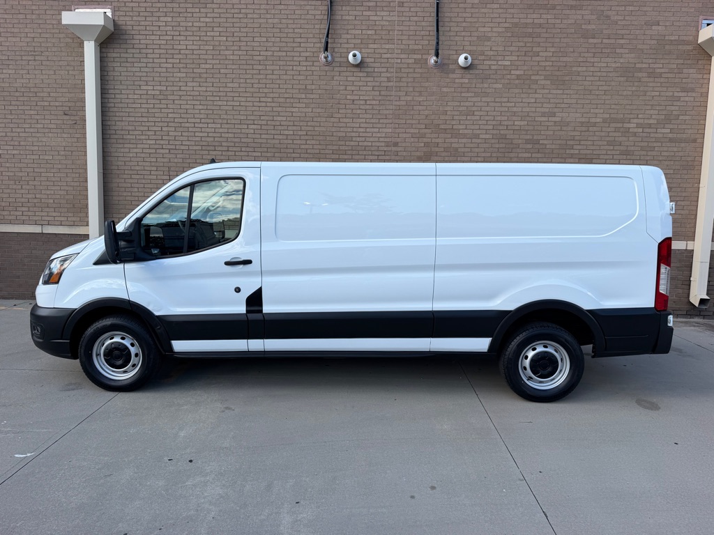 Photo 9 of this FORD TRANSIT T-250