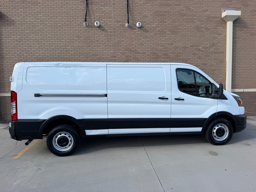 Photo 5 of this FORD TRANSIT T-250