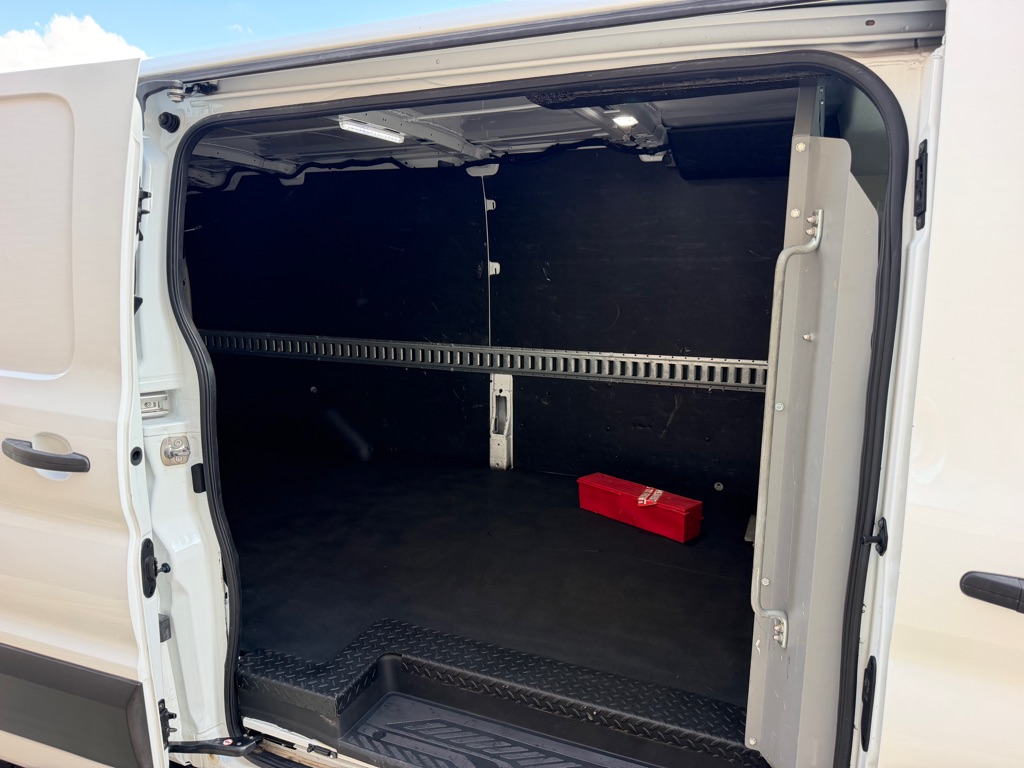 Photo 22 of this FORD TRANSIT T-250