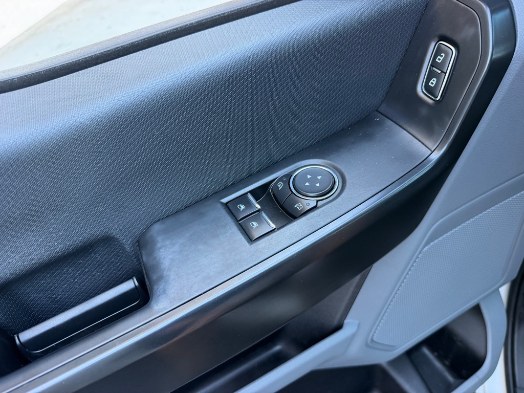 Photo 14 of this FORD F150 XL LWB