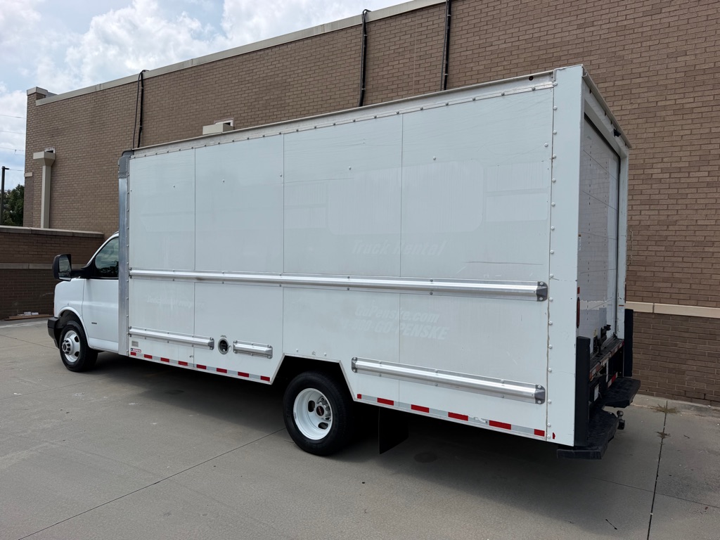 Photo 8 of this GMC SAVANA G3500