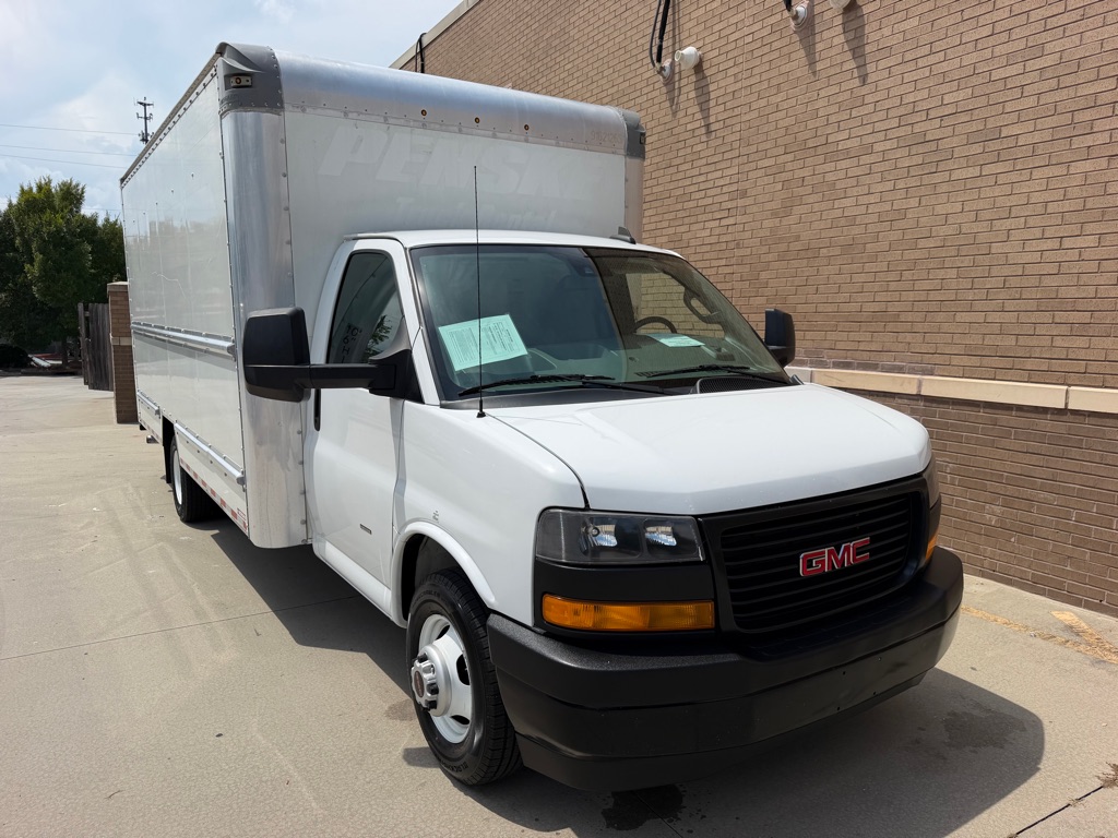 Photo 11 of this GMC SAVANA G3500