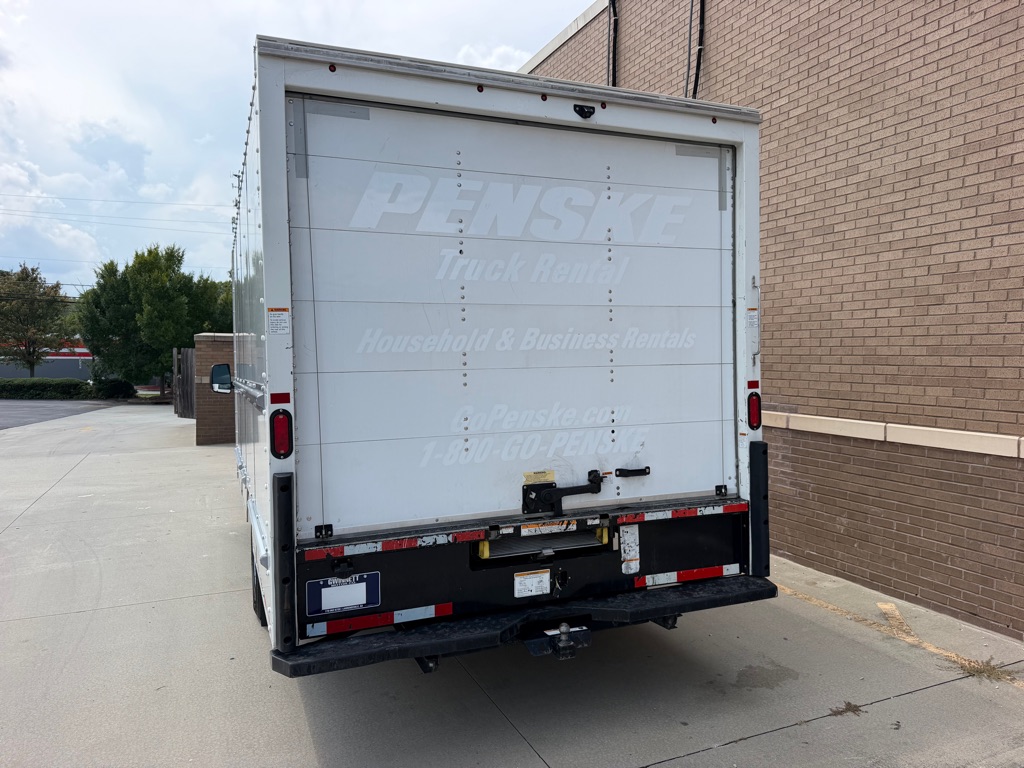 Photo 9 of this GMC SAVANA G3500