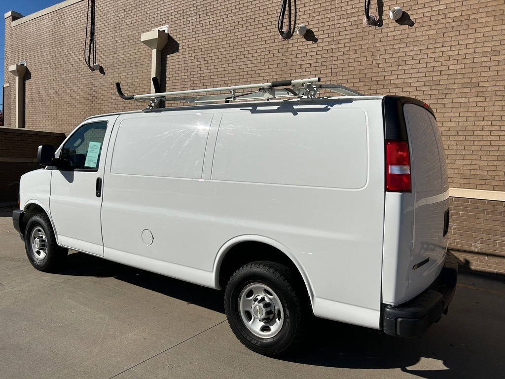 Photo 4 of this CHEVROLET EXPRESS G2500