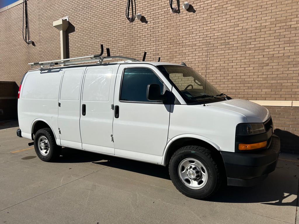 Photo 3 of this CHEVROLET EXPRESS G2500