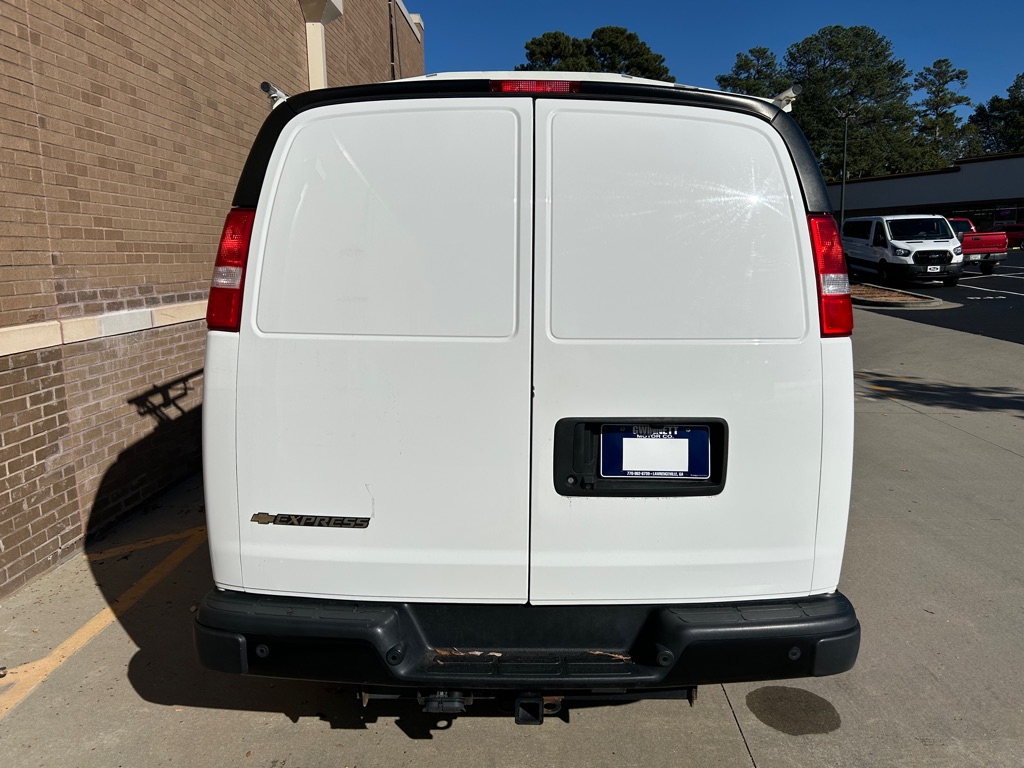 Photo 5 of this CHEVROLET EXPRESS G2500