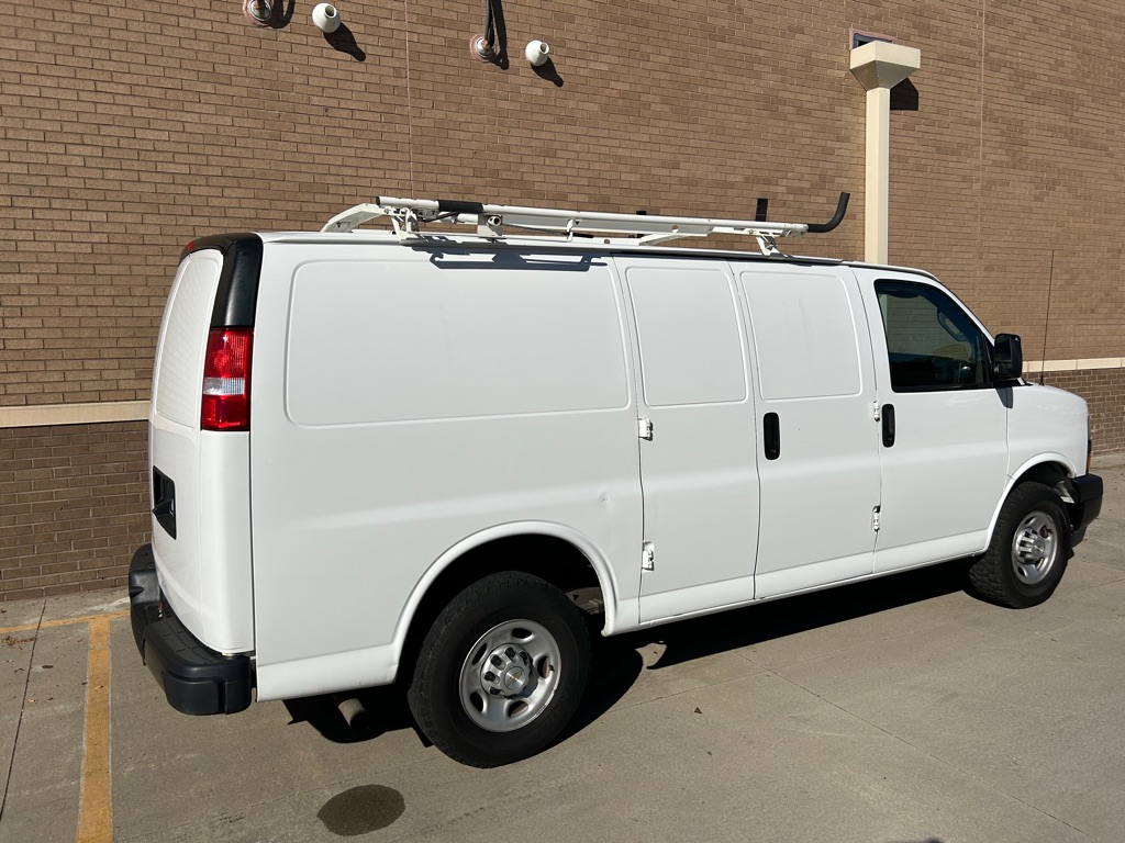 Photo 9 of this CHEVROLET EXPRESS G2500
