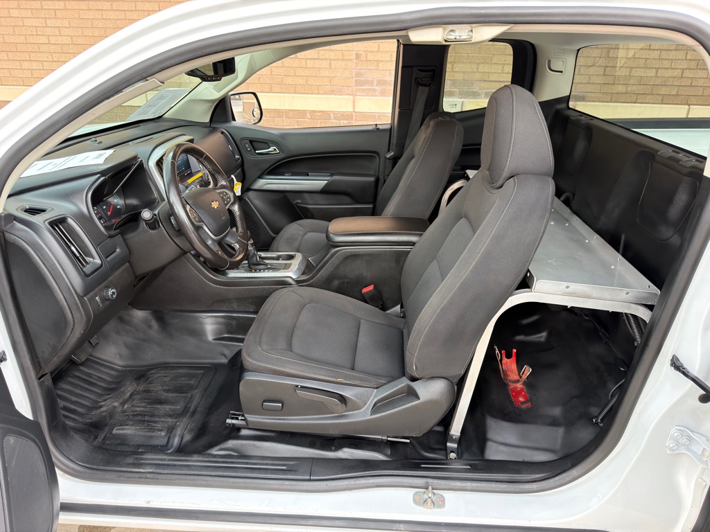 Photo 14 of this CHEVROLET COLORADO LT
