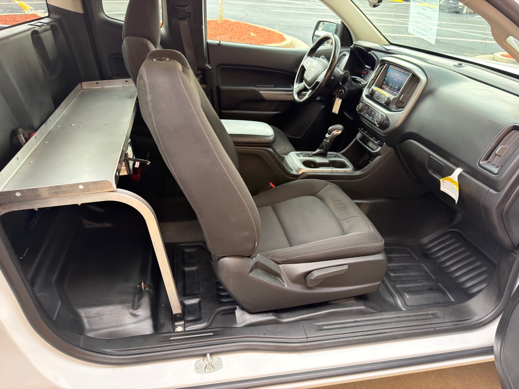 Photo 18 of this CHEVROLET COLORADO LT