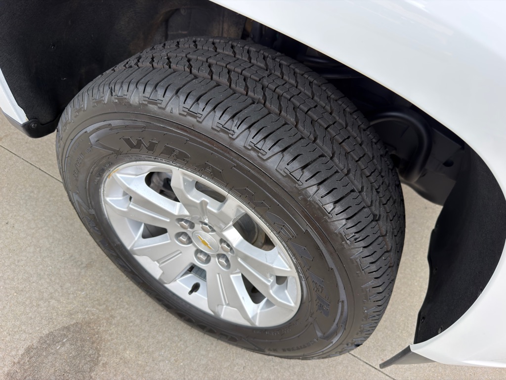 Photo 13 of this CHEVROLET COLORADO LT