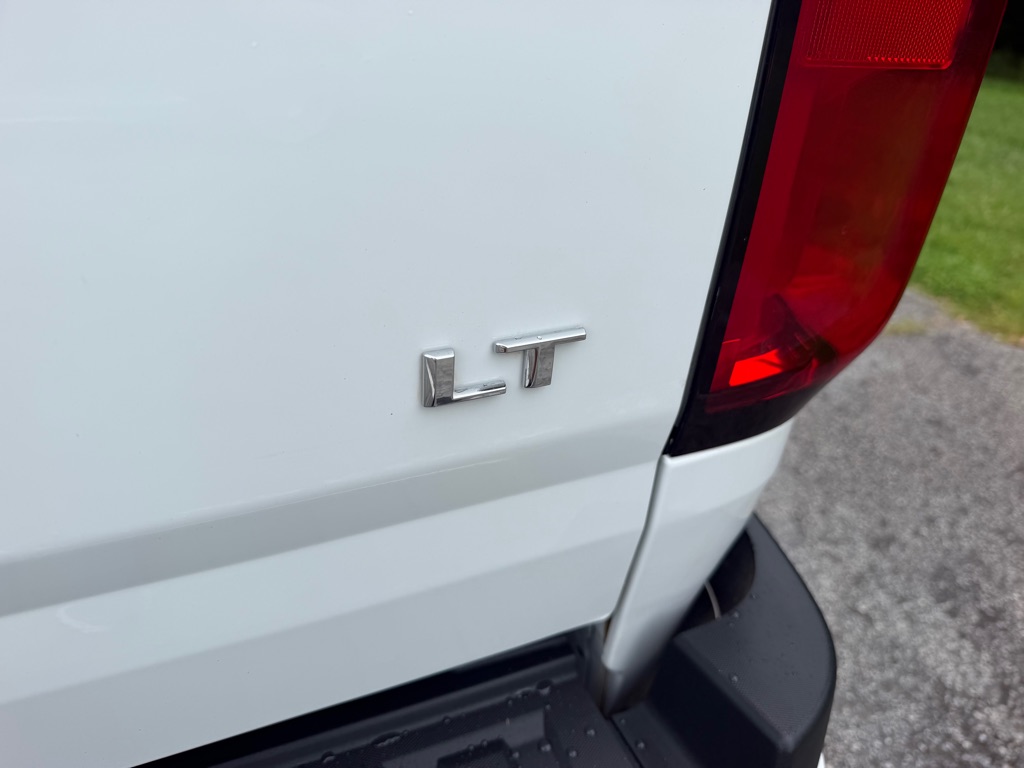 Photo 25 of this CHEVROLET COLORADO LT 4X4