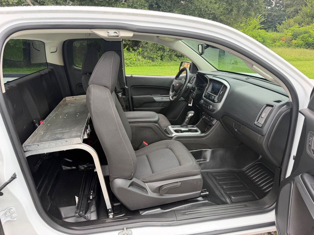 Photo 20 of this CHEVROLET COLORADO LT 4X4