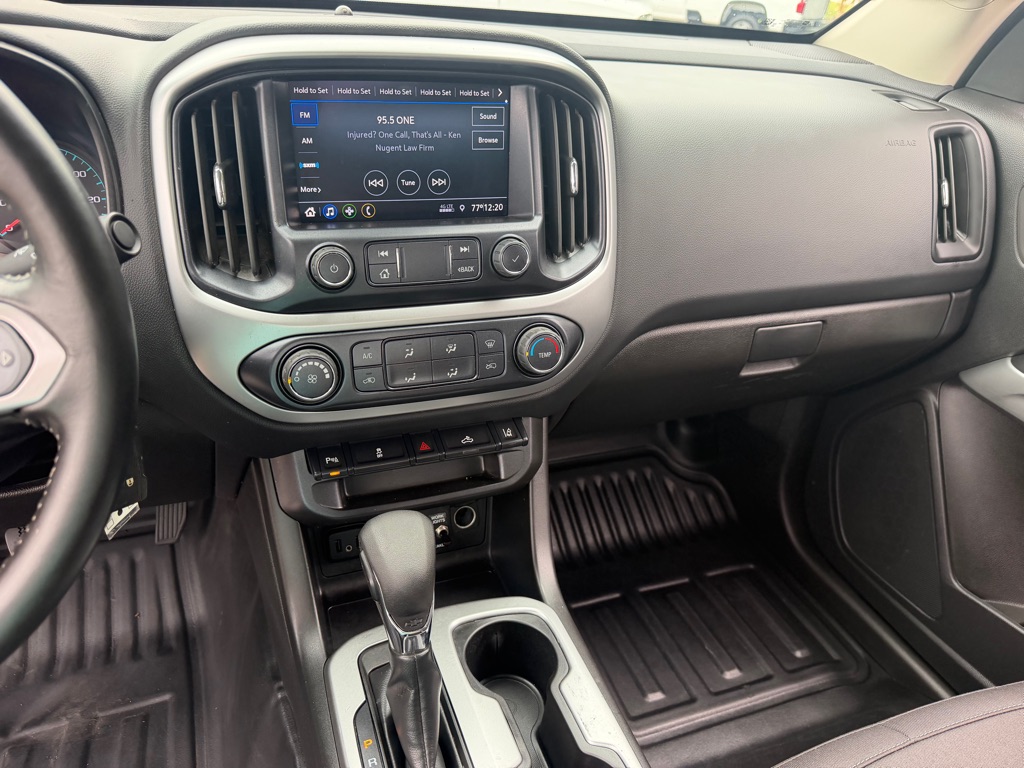 Photo 17 of this CHEVROLET COLORADO LT 4X4
