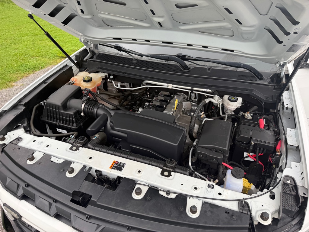 Photo 24 of this CHEVROLET COLORADO LT 4X4