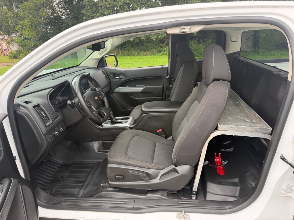 Photo 12 of this CHEVROLET COLORADO LT 4X4