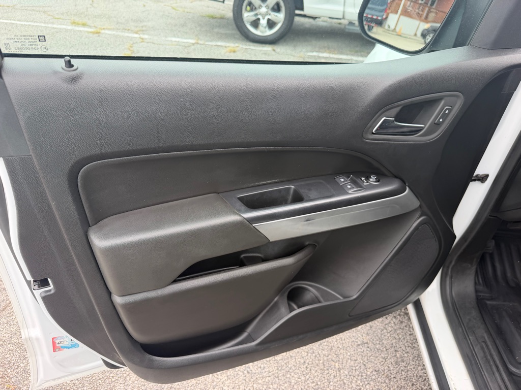 Photo 14 of this CHEVROLET COLORADO LT 4X4
