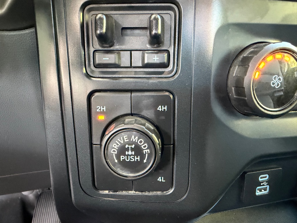 Photo 18 of this FORD F150 SC 4X4