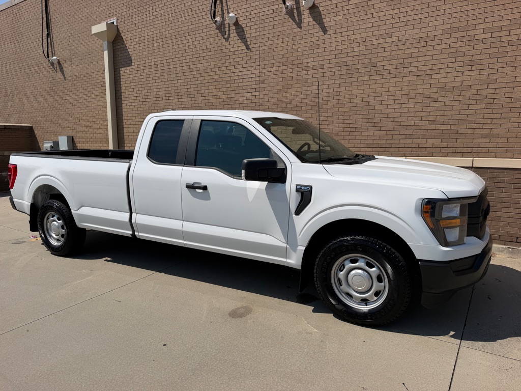 Photo 8 of this FORD F150 SC LWB