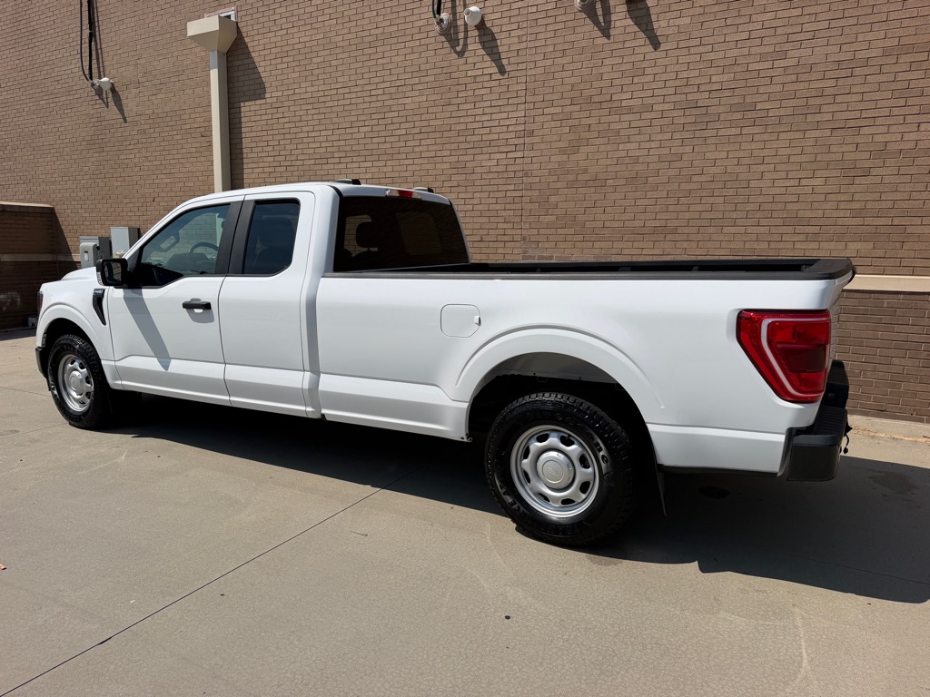 Photo 4 of this FORD F150 SC LWB