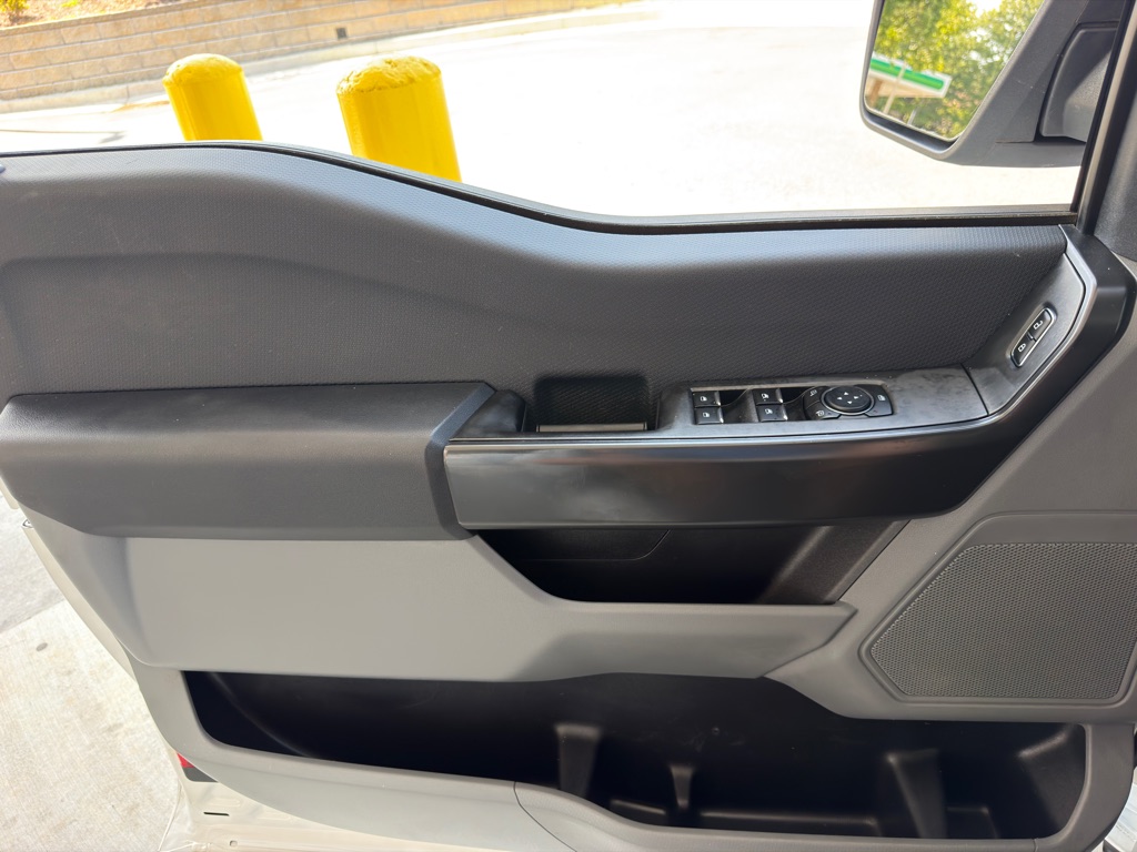 Photo 10 of this FORD F150 SC LWB