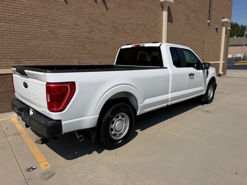 Photo 3 of this FORD F150 SC LWB