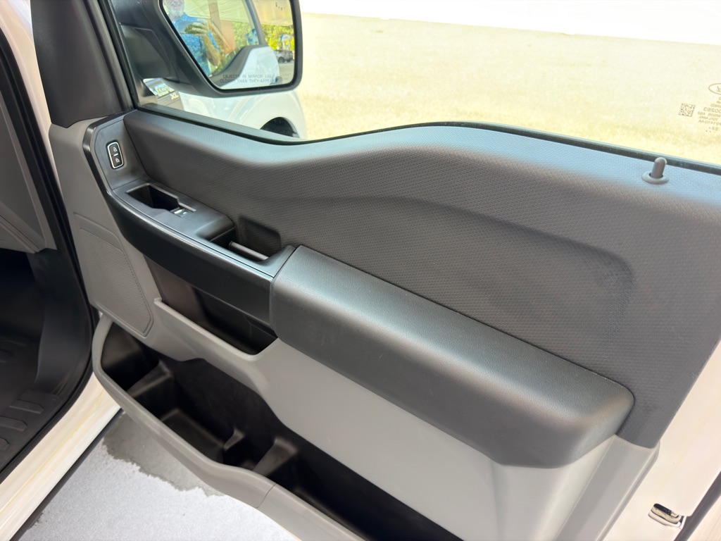 Photo 18 of this FORD F150 SC LWB