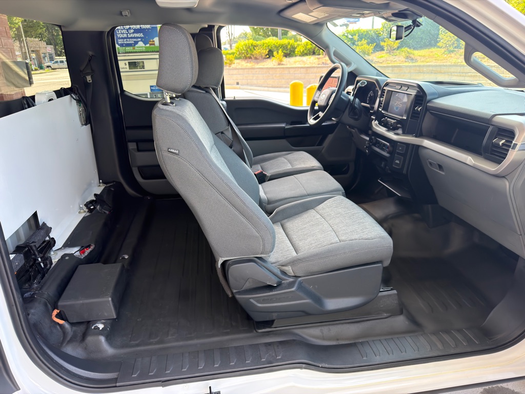 Photo 16 of this FORD F150 SC LWB