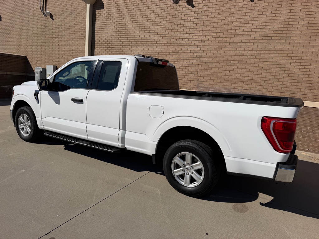 Photo 8 of this FORD F150 SC XLT