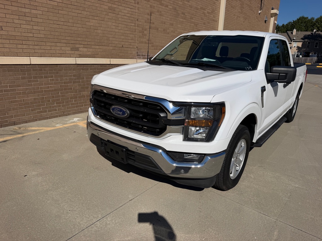 Photo 5 of this FORD F150 SC XLT