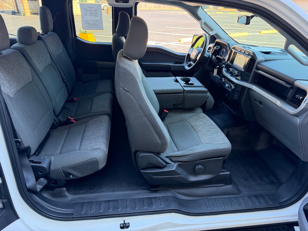 Photo 21 of this FORD F150 SC XLT