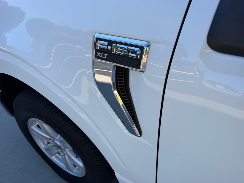 Photo 26 of this FORD F150 SC XLT