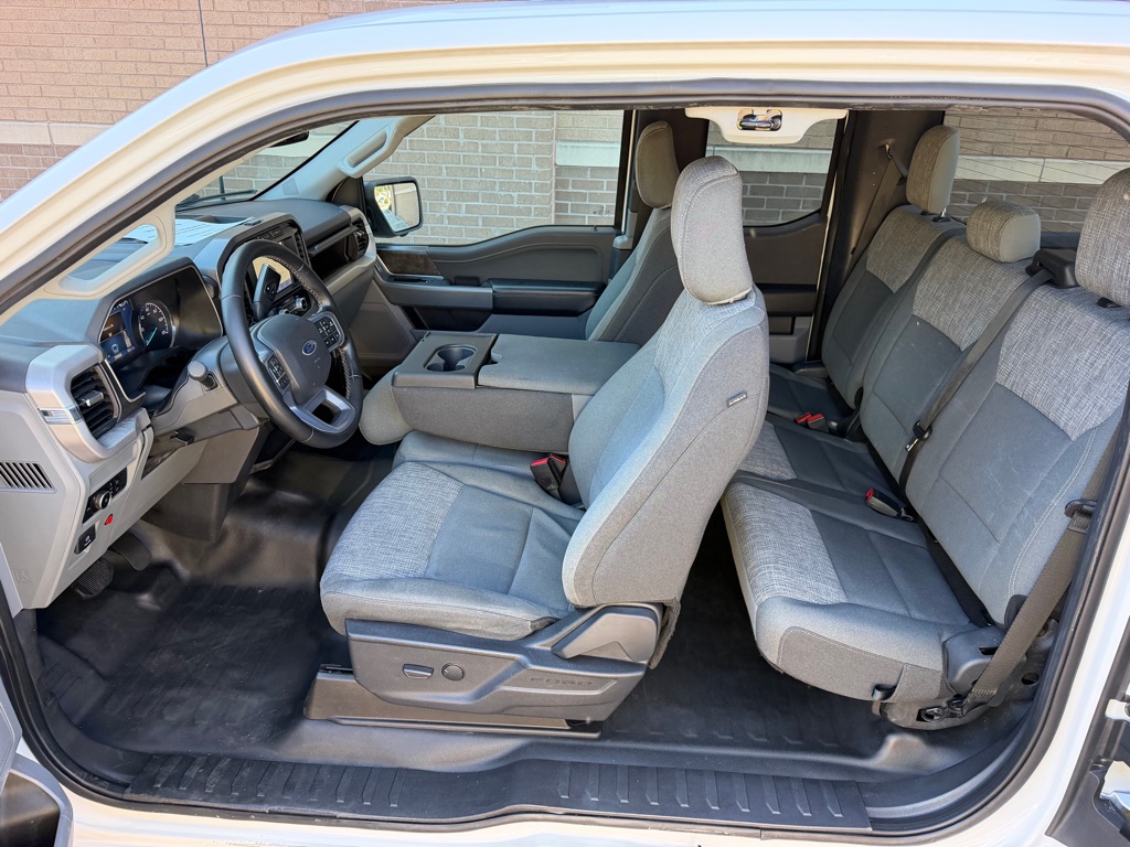 Photo 15 of this FORD F150 SC XLT