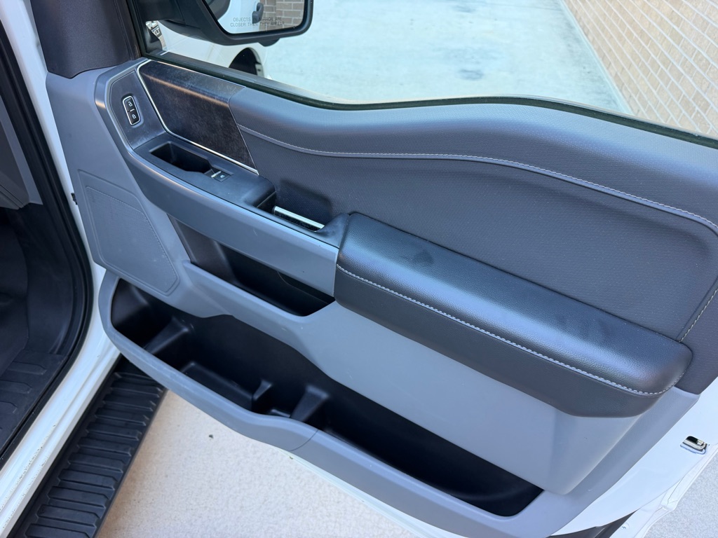 Photo 22 of this FORD F150 SC XLT