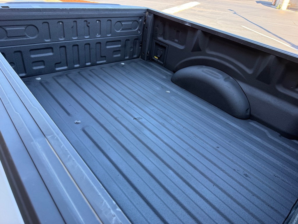 Photo 23 of this FORD F150 SC XLT