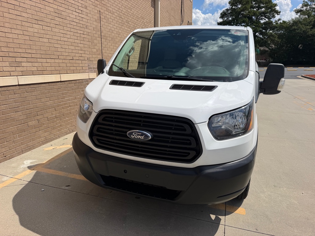 Photo 6 of this FORD TRANSIT T-150