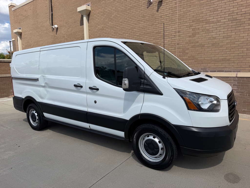Photo 9 of this FORD TRANSIT T-150