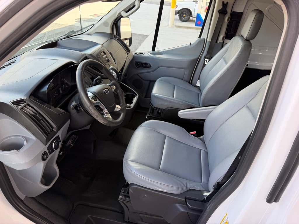 Photo 11 of this FORD TRANSIT T-150