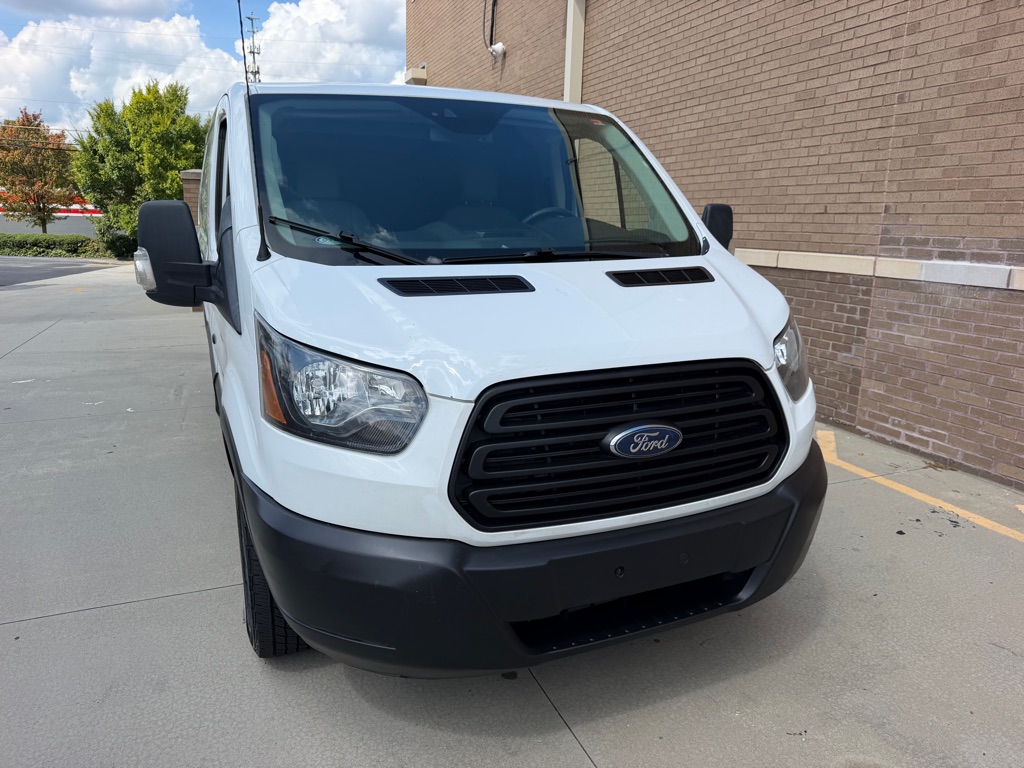 Photo 10 of this FORD TRANSIT T-150