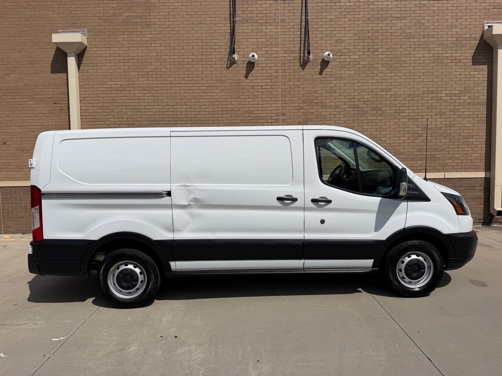 Photo 8 of this FORD TRANSIT T-150