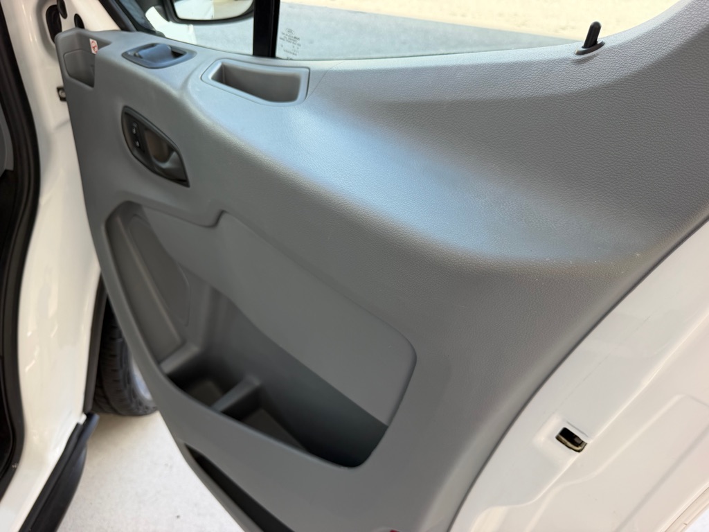 Photo 20 of this FORD TRANSIT T-150