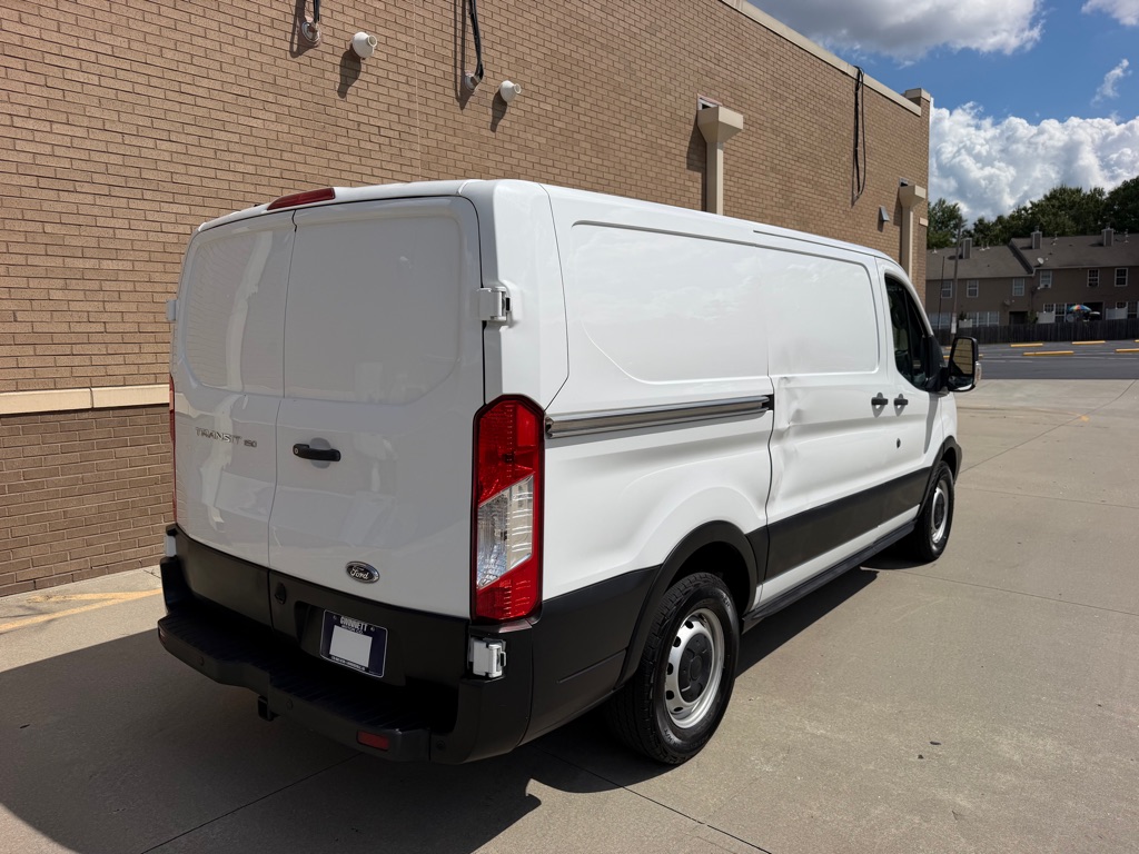 Photo 7 of this FORD TRANSIT T-150