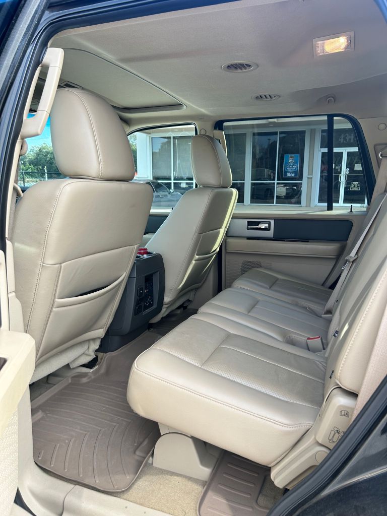 Photo 6 of this FORD EXPEDITION